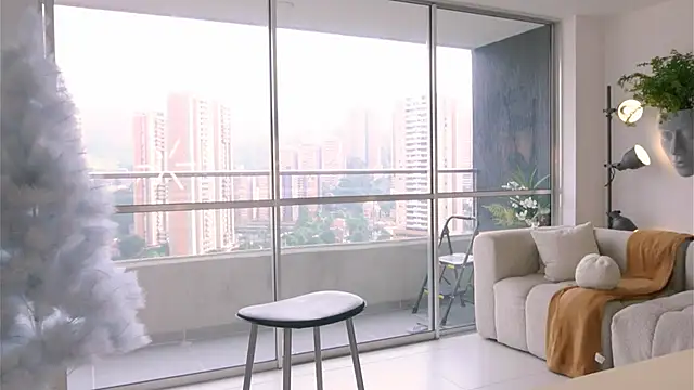 Ms Sammy online show from 12-20-25, 01:07