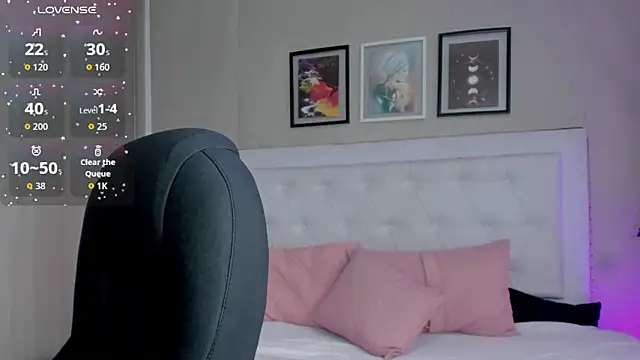 emma  smith1 online show from 03-12-26, 12:44