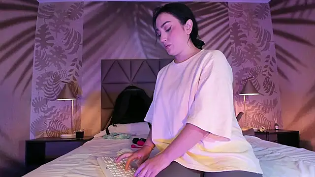 LIAH IZUMI online show from 02-25-26, 01:21