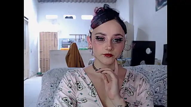 kitty22  online show from 04-18-26, 05:17