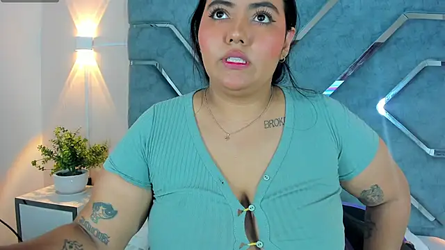 LucciaPorter online show from 06-30-26, 03:13