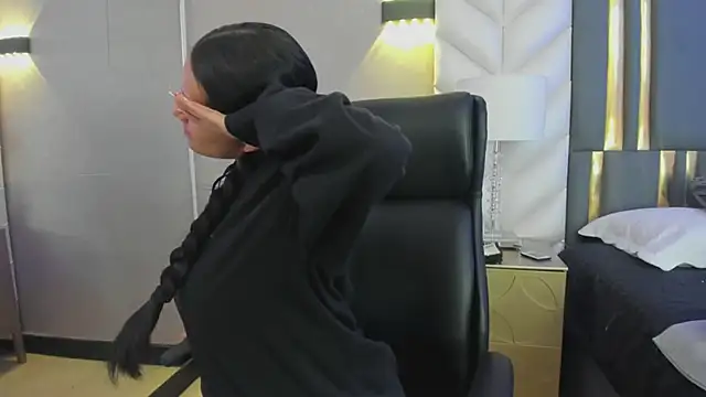 ChloeHarper  online show from 03-26-26, 11:49