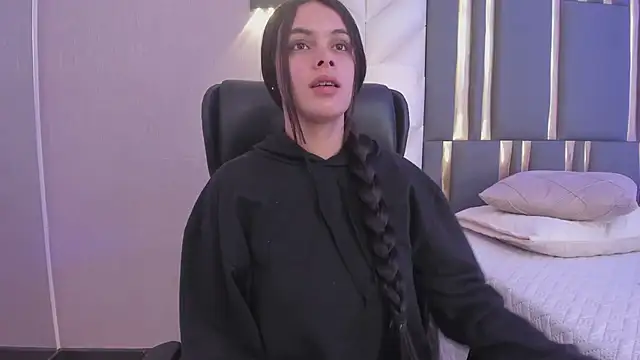 Snapshot of ChloeHarper_ chatting on 07-14-26, 11:49 ChloeHarper online show from 07-14-26, 11:49