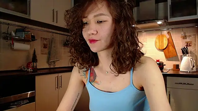Kelly Yon online show from 12-25-24, 09:33