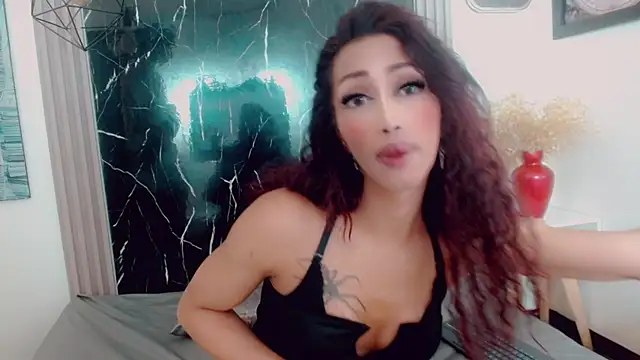 hilary rodriguez online show from 07-10-26, 06:43