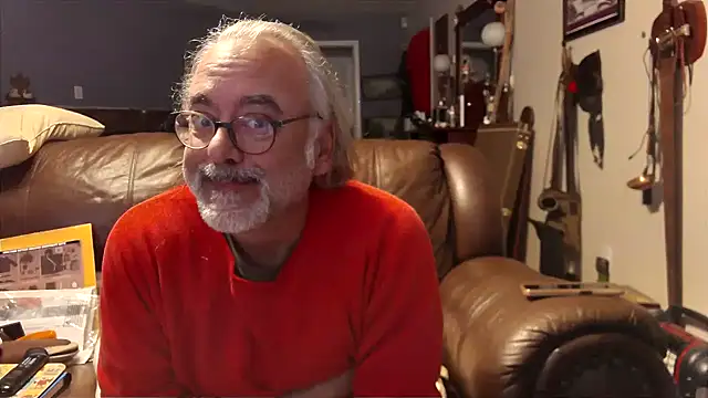 Snapshot of PincheDave4u chatting on 12-26-24, 04:58 PincheDave4u online show from 12-26-24, 04:58