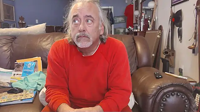 Snapshot of PincheDave4u chatting on 01-05-25, 06:35 PincheDave4u online show from 01-05-25, 06:35