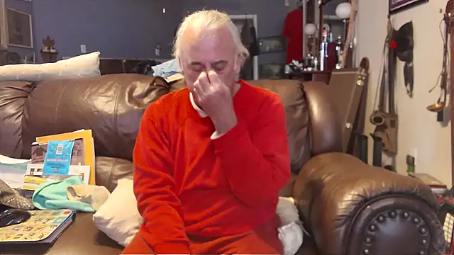 Snapshot of PincheDave4u chatting on 01-06-25, 10:47 PincheDave4u online show from 01-06-25, 10:47