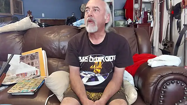 Snapshot of PincheDave4u chatting on 01-31-25, 07:51 PincheDave4u online show from 01-31-25, 07:51