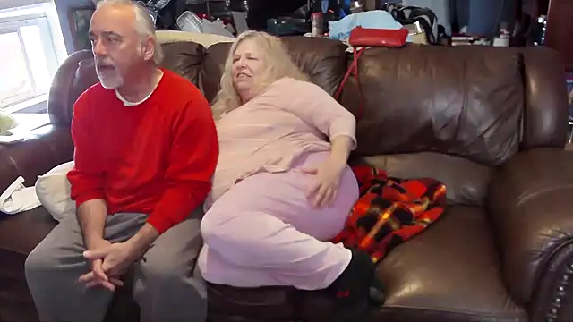 Snapshot of PincheDave4u chatting on 02-15-25, 07:17 PincheDave4u online show from 02-15-25, 07:17