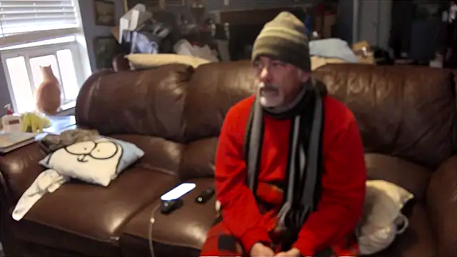 Snapshot of PincheDave4u chatting on 02-18-25, 10:47 PincheDave4u online show from 02-18-25, 10:47