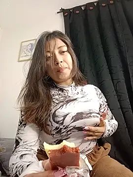 Snapshot of katherodriguezx chatting on 07-04-26, 11:33 katherodriguezx online show from 07-04-26, 11:33