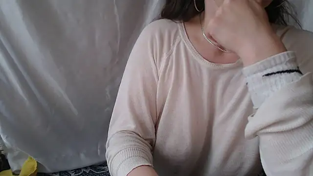 Burberrry  online show from 05-14-26, 03:19