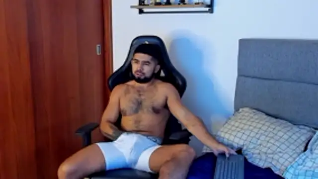 Snapshot of ethaanjones chatting on 01-07-26, 08:22 ethaanjones online show from 01-07-26, 08:22