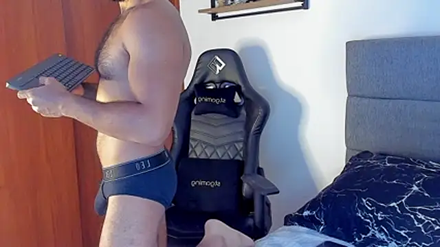 Snapshot of ethaanjones chatting on 03-15-26, 12:11 ethaanjones online show from 03-15-26, 12:11