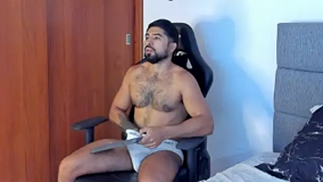 Snapshot of ethaanjones chatting on 04-04-26, 01:19 ethaanjones online show from 04-04-26, 01:19