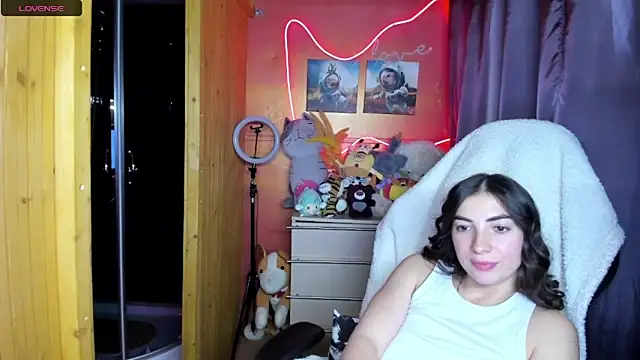 Fiery Brunette  online show from 05-24-26, 04:50