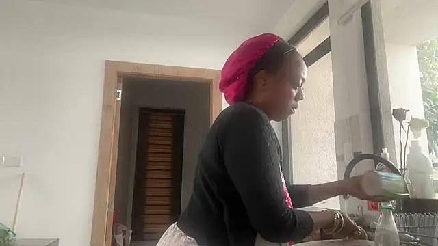 ChocolateCakeQueen online show from 10-18-25, 03:02