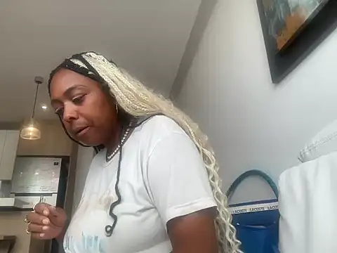 ChocolateCakeQueen online show from 07-10-26, 01:25