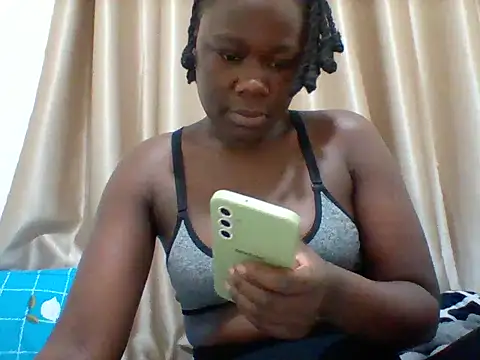 Snapshot of sexy_cutelips chatting on 10-24-25, 07:21 sexy cutelips online show from 10-24-25, 07:21