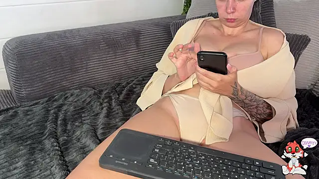 Snapshot of -Sweet-Kitty- chatting on 06-30-26, 05:52 -Sweet-Kitty- online show from 06-30-26, 05:52