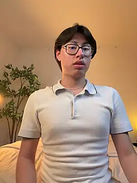 SrLuis18 online show from 05-17-26, 04:32