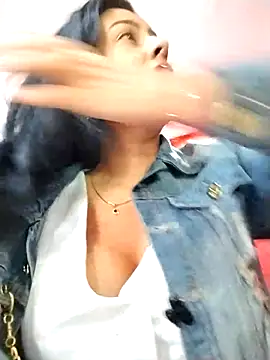 Snapshot of Emily_Wane chatting on 03-24-26, 05:40 Emily Wane online show from 03-24-26, 05:40