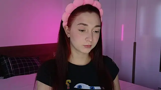 YasmineWest online show from 07-18-26, 08:40