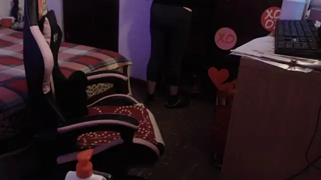 Snapshot of LucifernandaSw chatting on 03-10-26, 03:00 LucifernandaSw online show from 03-10-26, 03:00