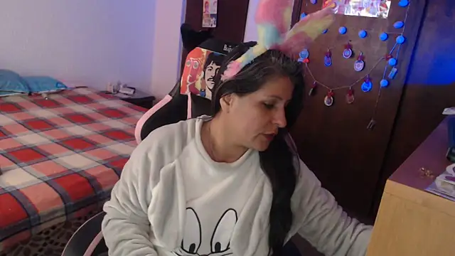 Snapshot of LucifernandaSw chatting on 03-30-26, 01:45 LucifernandaSw online show from 03-30-26, 01:45