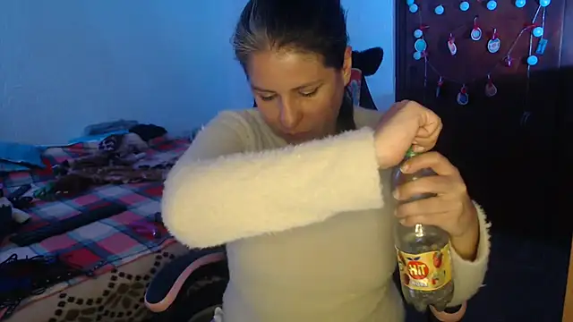 Snapshot of LucifernandaSw chatting on 04-10-26, 09:36 LucifernandaSw online show from 04-10-26, 09:36