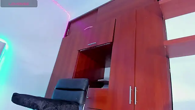 ivannapretyts online show from 12-19-25, 04:47