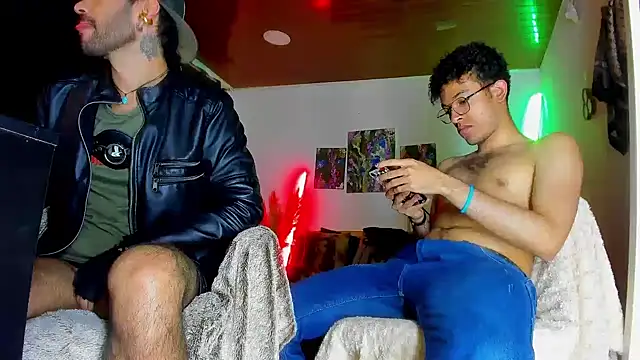 LatinMilk  online show from 03-25-26, 03:34