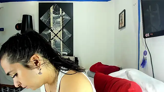 Snapshot of SARAMISHA chatting on 04-17-26, 10:35 SARAMISHA online show from 04-17-26, 10:35