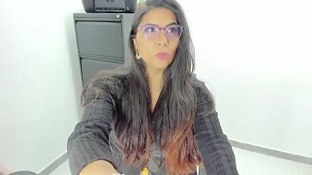 Luna Dumont online show from 05-11-26, 01:39