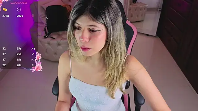 NATAASHA    online show from 04-18-26, 03:21