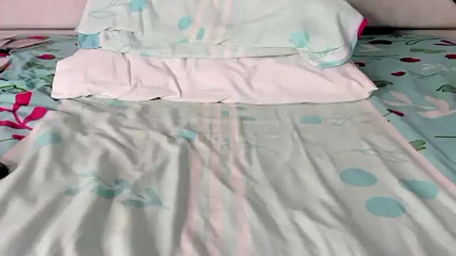 Snapshot of maybelline69 chatting on 01-12-26, 05:56 maybelline69 online show from 01-12-26, 05:56