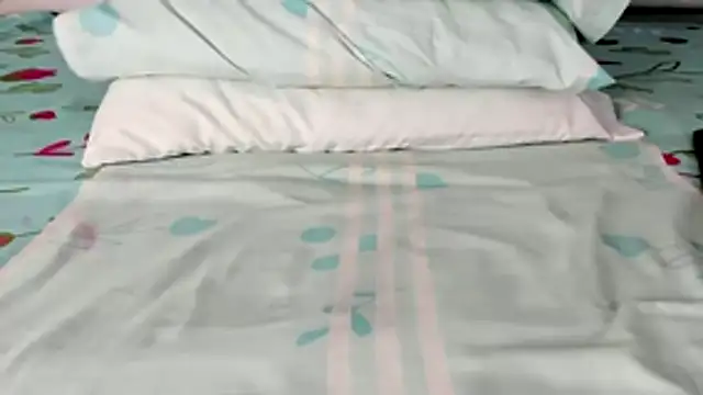 Snapshot of maybelline69 chatting on 02-25-26, 07:45 maybelline69 online show from 02-25-26, 07:45