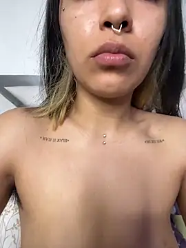 Snapshot of maybelline69 chatting on 03-09-26, 03:10 maybelline69 online show from 03-09-26, 03:10