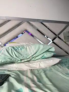 Snapshot of maybelline69 chatting on 04-01-26, 10:05 maybelline69 online show from 04-01-26, 10:05