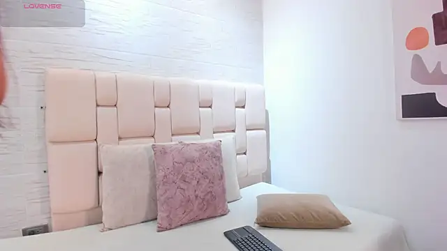 kayleeScott online show from 03-31-26, 07:14