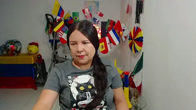 Snapshot of claryssa_ chatting on 06-21-26, 02:58 claryssa online show from 06-21-26, 02:58