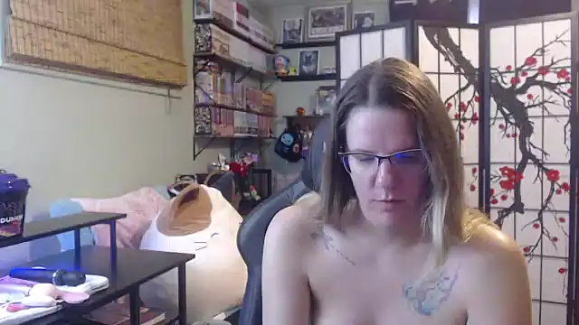 Sarahtineke online show from 03-06-26, 05:09