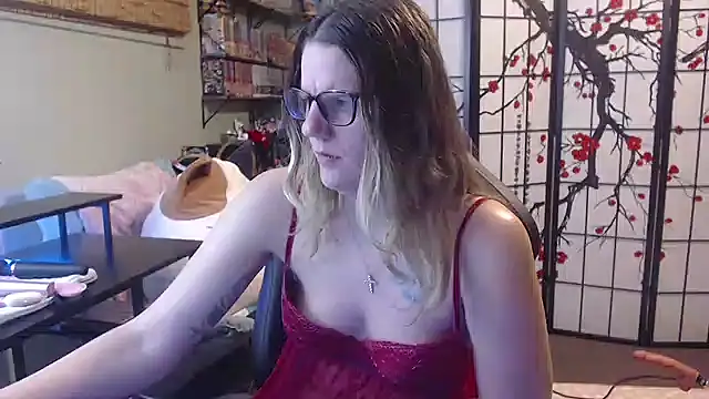 Sarahtineke online show from 03-15-26, 12:49