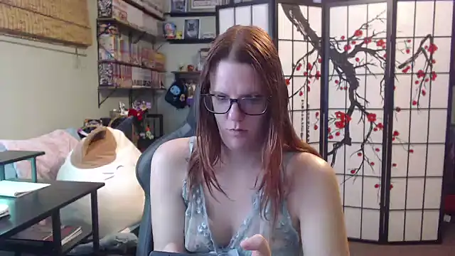 Sarahtineke online show from 05-05-26, 07:55