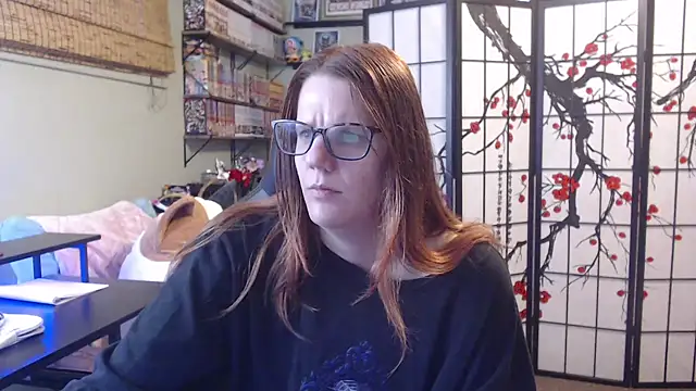 Sarahtineke online show from 05-06-26, 04:45
