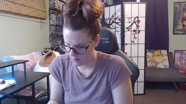 Sarahtineke online show from 05-26-26, 05:53