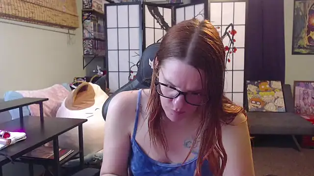 Sarahtineke online show from 05-27-26, 03:31