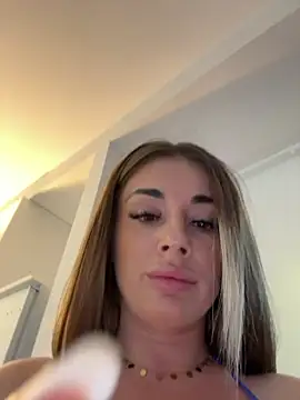 Snapshot of IsabellaEtthan chatting on 06-30-26, 05:47 IsabellaEtthan online show from 06-30-26, 05:47