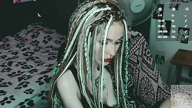 Snapshot of say_mary chatting on 06-09-26, 02:28 say mary online show from 06-09-26, 02:28